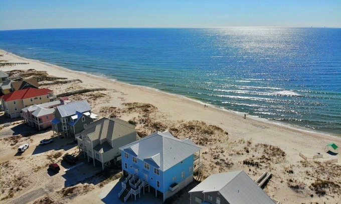 Morgantown Casa | August Discounted! Beach front w/ Pools/Tennis/Pickleball