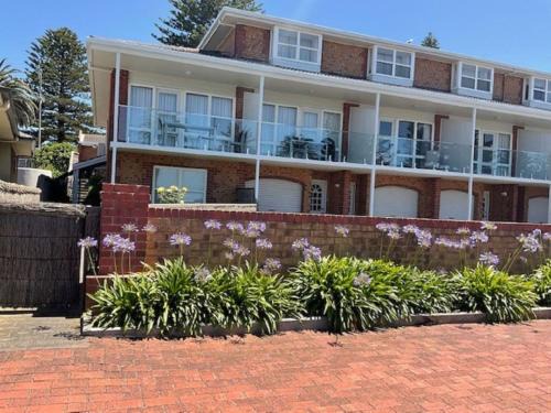 Victor Harbor Casa | Beach Front with Amazing Ocean Views