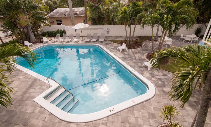 Central Beach Hotel | Beach Gardens A North Beach Village Resort Hotel