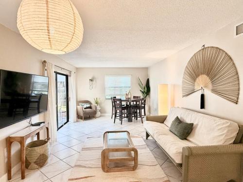 Banana River Estates Apartamento | Beach Getaway with Pool, near Pier & Cruise Port