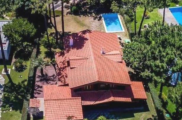 Charneca de Caparica e Sobreda Villa | Beach & Golf Retreat w Amazing pool, By TimeCooler