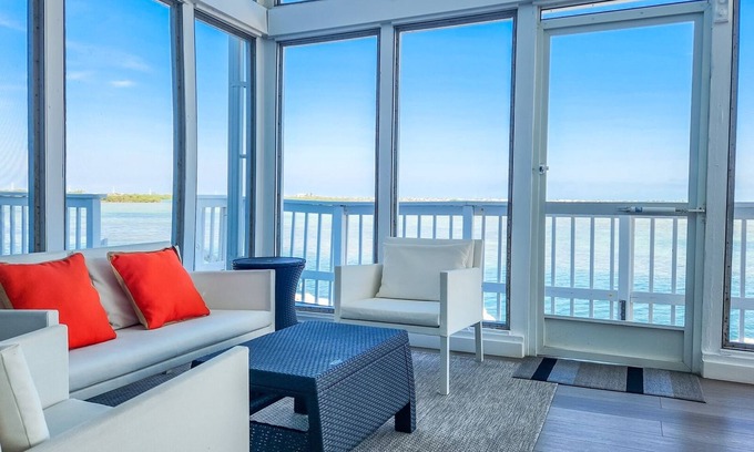 Breezeswept Beach Estates Casa | Beach Haven: Modern 4-Bed/2-Bath Single Family Home with Breathtaking Open Water