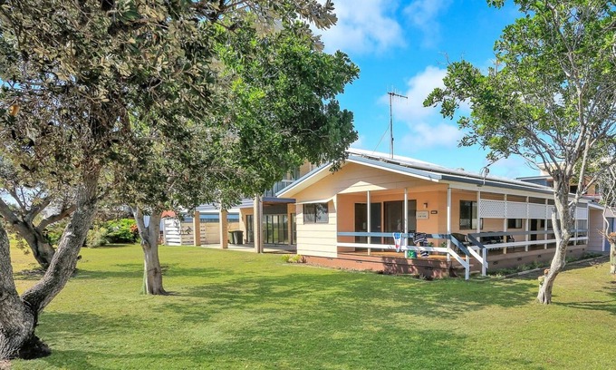 Woodgate Casa | Beach Holiday Escape @ Low Tide