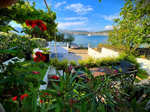 Okrug Gornji Casa | Beach Holiday home with private jacuzzi & parking