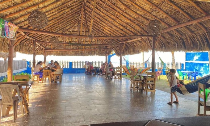 Las Penitas Cama Y Desayuno | Hotel De Playa Habitacion Para 6 P Piscina Desayuno Y Ventilador