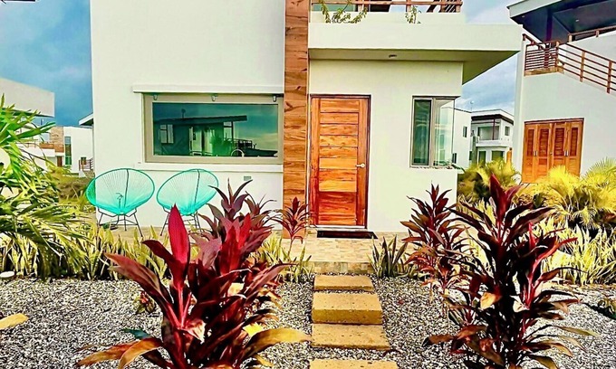 San Diego Casa | Casa Ecológica Playa con Lujo Moderno – ¡Su Paraíso en Nicaragua lo Espera!