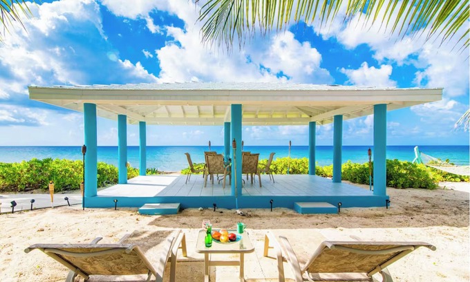 Old Man Bay Cabaña | Beach House and Cottage with 2 Full Kitchens, Sleeps 16.