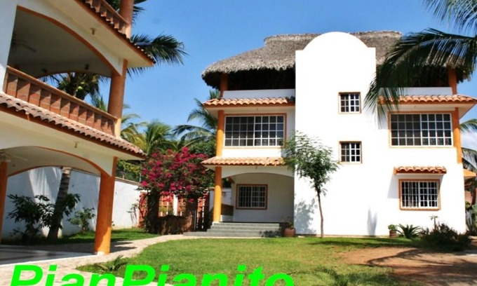 Brisas de Zicatela Villa | CASA DE PLAYA Y APARTAMENTOS