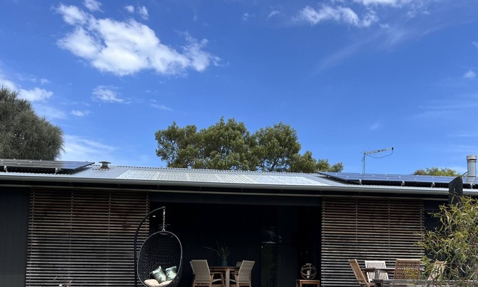 Flinders Casa | Beach house at Flinders - minutes from the beach and the village.