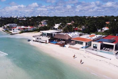 Área de Playacar Fase I Villa | Beach House for 10 guests - Casa del Mar - Playacar