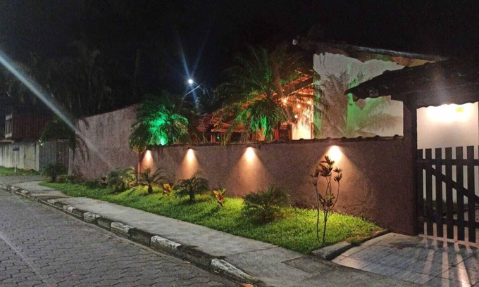 Caraguatatuba Casa | Casa de playa, condominio seguridad 24h, piscina, barbacoa, balcones,