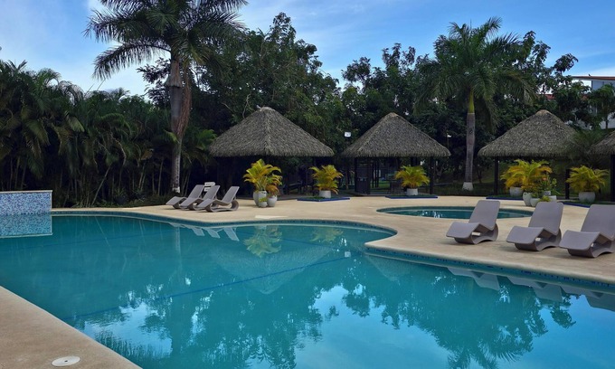 Nueva Gorgona Casa | Casa a pocos metros de la playa, Con área social y un exclusivo club de playa