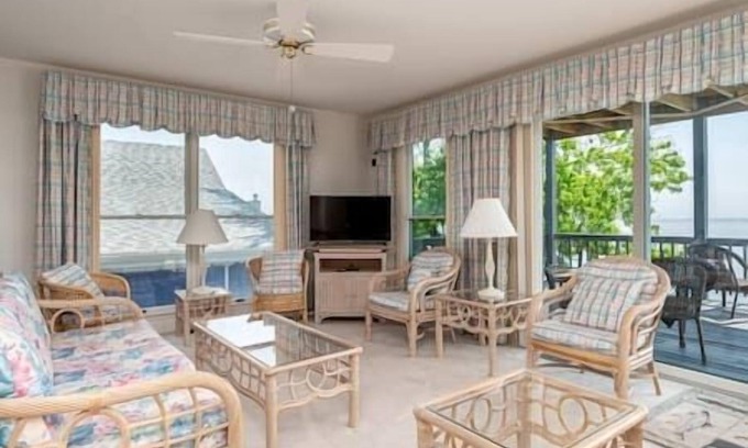 Barstow Casa | Beach House on the Bay