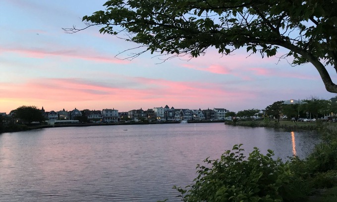 Bradley Beach Casa | Beach House Paradise con vistas al lago!