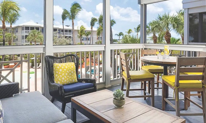 Key West Complejo | Beach House Resort. Amenities Included Private Beach Area for Guests. 2BR Condo