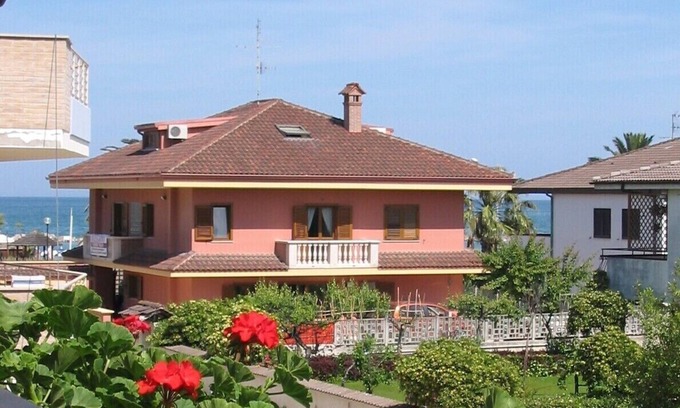 Cologna Spiaggia Casa | Casa de playa Apartamento de Roseto en el mar
