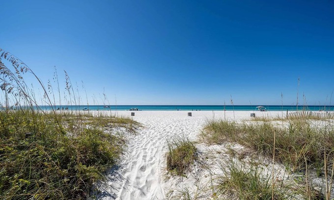 Inlet Beach Heights Casa | Beach House - Shore Nuff Beachy by PHG