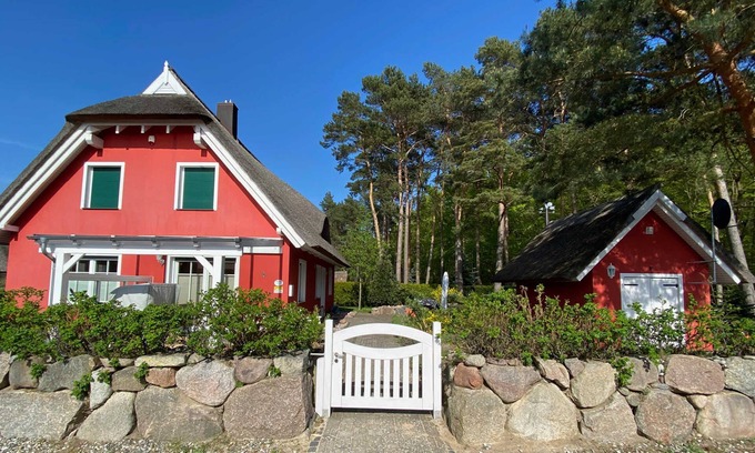 Stubbenfelde Casa | ***** Gaviota de casa de vacaciones de lujo debajo de paja - Gaviota de casa de vacaciones de lujo debajo de paja