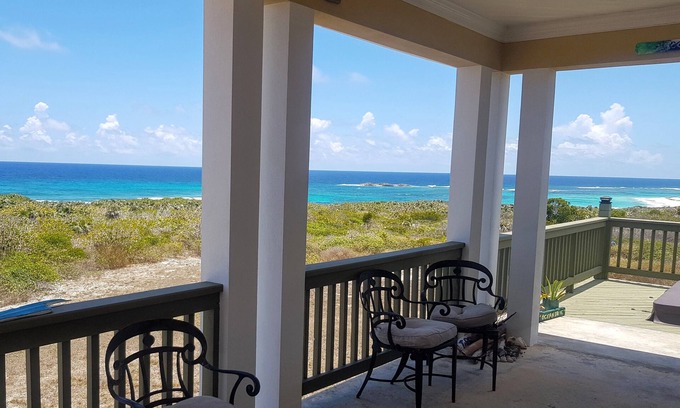 Clarence Town Casa | Casa de playa con bañera de hidromasaje y espectaculares vistas al mar!