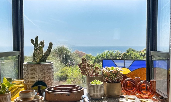 Bolinas Casa | BEACH HOUSE WITH EPIC VIEWS - cedar hot tub, curated interior
