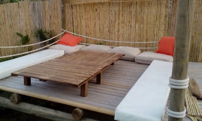 Bolonia Villa | Casa junto a la playa de valdevaqueros con amplio jardín