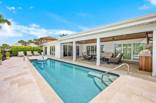Connors Casa | Beach Life! Close To Vanderbilt Beach! & ON THE WATER, Private Oasis
