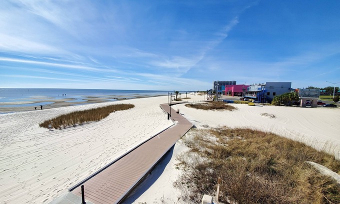 Biloxi Condominio | Beach Life Condo 89. Pools! Beach! Casinos! FUN!