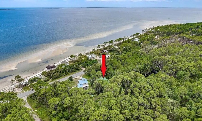Carrabelle Casa | Beach/Marina/Walking trails and more…