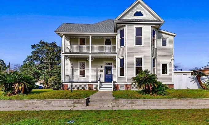 Gulfport Casa | Beach Modern Victorian Retreat in Sunny Gulfport!