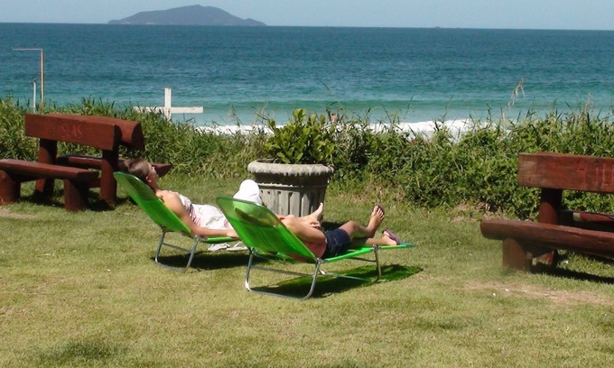 Quatro Ilhas Apartamento | BEACH OF 4 ISLANDS BOMBINHAS APARTMENT WITH 01 BEDROOM 60M FROM THE BEACH AIR WIFI