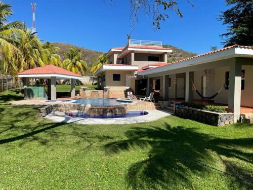 El Zonte Casa | Beach On The Rocks