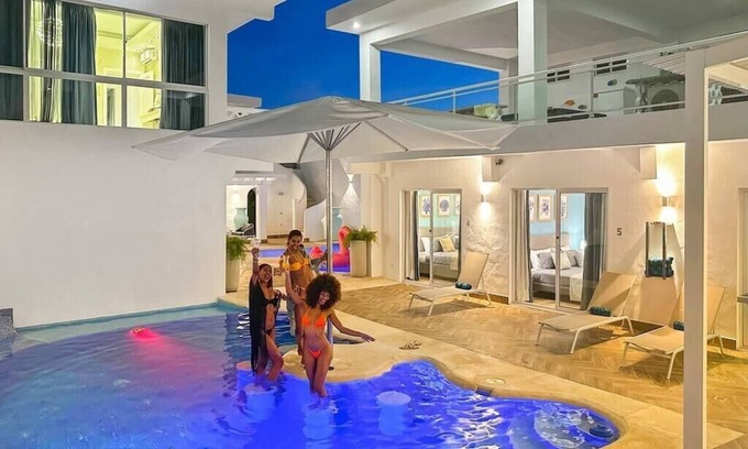 Punta Cana Villa | VILLA★BLANCA and AZUL have it all – 2 stunning connected Villas with...