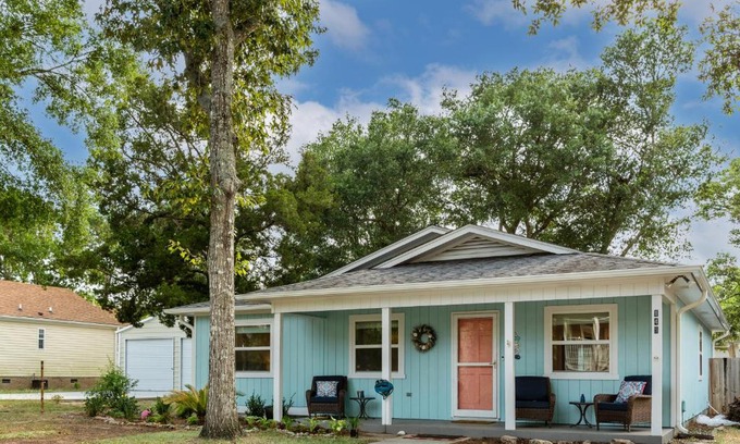 Tranquil Harbour Casa | Beach Please by Oak Island Accommodations