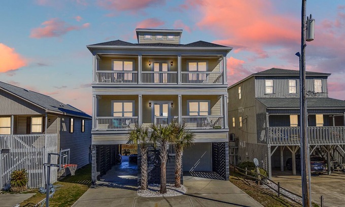 North Myrtle Beach Casa | Beach Please Waterfront Casa*Outdoor Bar*Walk2Beach