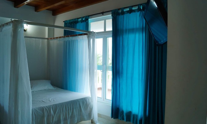 Zona Norte Cama Y Desayuno | Propiedad de playa con piscina y terraza
