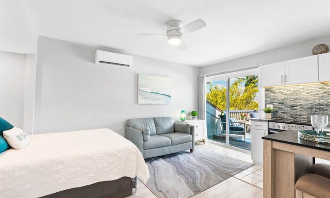Siesta Key Village Chalet De Esquí | Beach Rd, 300ft to Beach Access & 500ft to Siesta Key Village, Studio