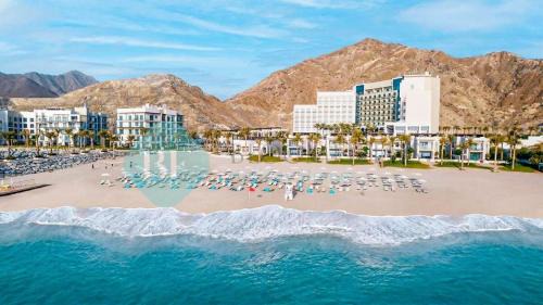 Al-Fujairah Apartamento | Beach Resort Address Luxury 2BR with Maid Sea View