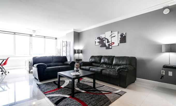 Galt Mile Hotel | Located on the BEACH! Cozy renovated 1 bedroom with sunset views