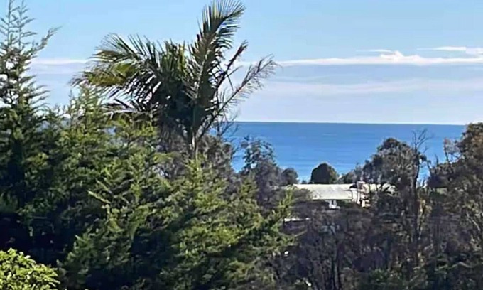 Pambula Beach Casa | Beach Retreat, renovated, easy walk to beach