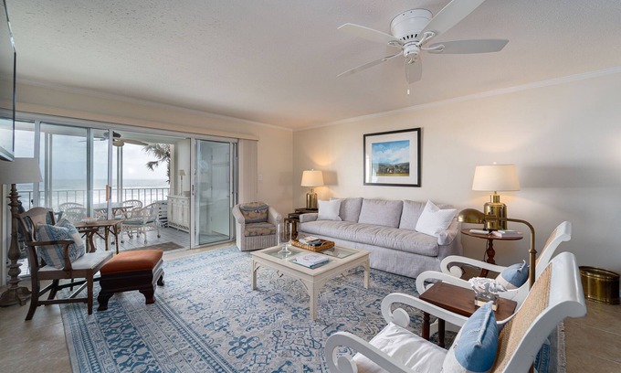 Sawgrass Condominio | Retiro de playa / espacioso / pasos a la playa.