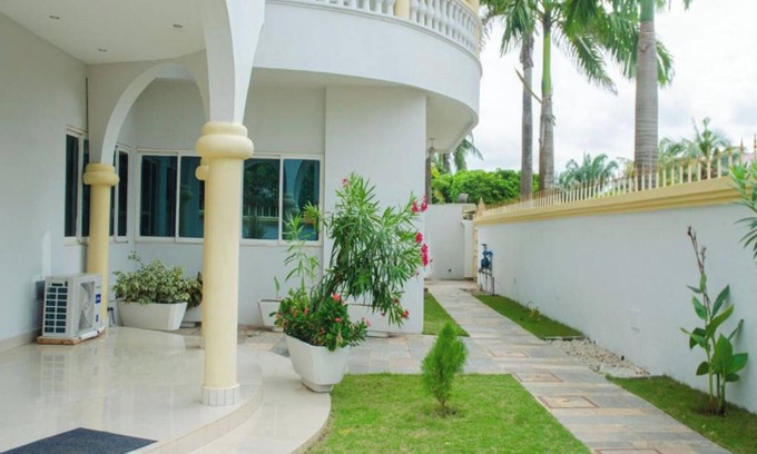 Littoral Department Apartamento | Beach Sand Hotel & Resort, Cotonou Standard King Room 3