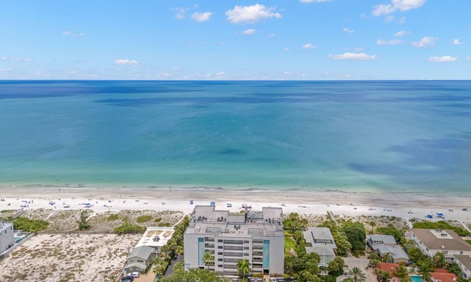 Independence Square Condominio | Playa, arena, sol!