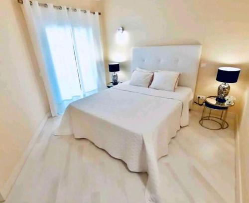 Praia da Rocha Apartamento | Beach & Sea Apt, Fast WIFI, Airco, Private Parking and Pool
