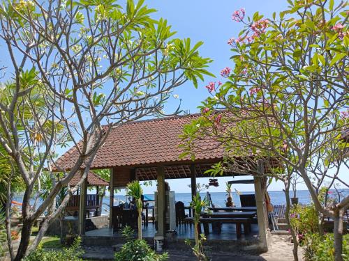 Purwakerti Casa | beach side Amed Delem family