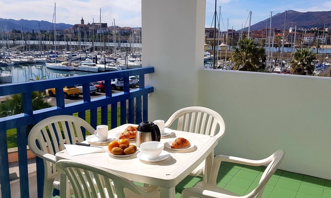 Hendaye Apartamento | Beach Studio Superb Terrace frente al puerto deportivo, estacionamiento convenientemente ubicado