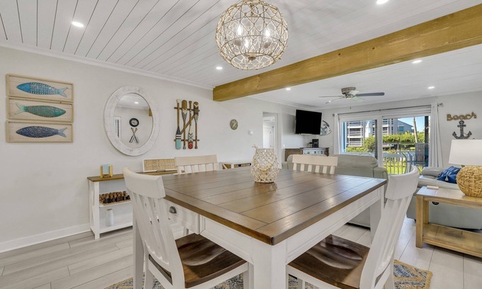 Saint Helena Island Condominio | Beach Therapy! - Condo on Harbor Island, E Building