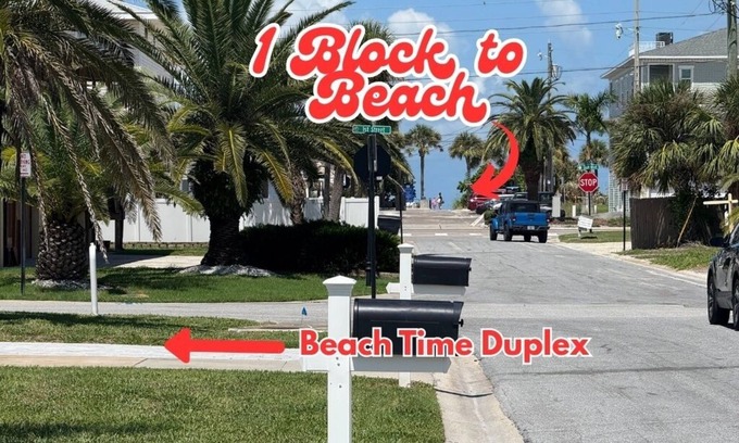 Indian Rocks Beach Casa | Beach Time Duplex A 1 blk from bch, pool Hot Tub