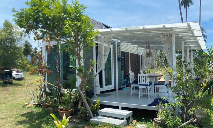 Lipa Noi Complejo | Beach Tiny House with Scooter Services & FREE Kayak