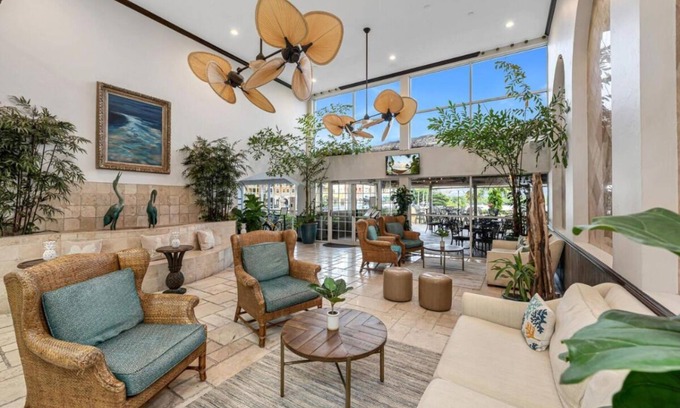 Redevelopment Area Complejo | Beach Vacay Waterfront! Gorgeous Unit with Bay View! Pool, Hot tub and Parking!