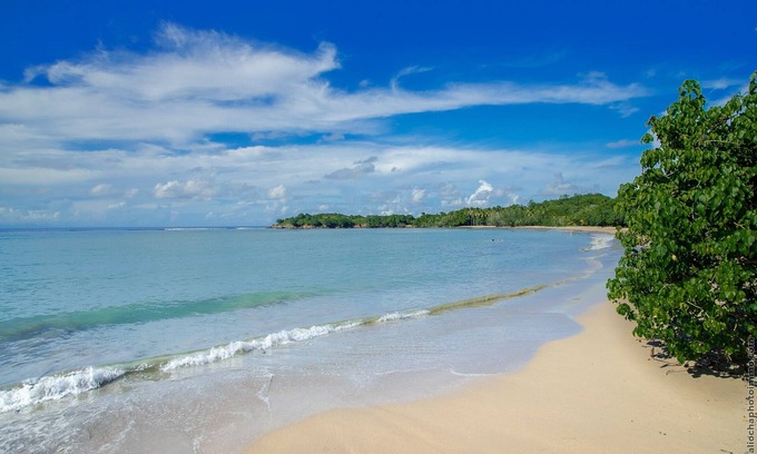 Tartane Apartamento | Beach View Appart :Luxury 2-bedroom apartment on Tartane beach